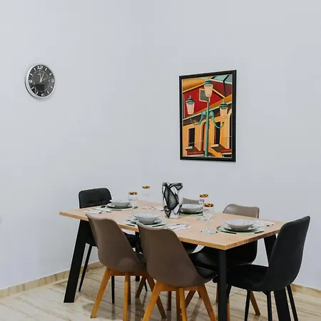 Casa Fransesco - Near Sea, City, Marina Apartment