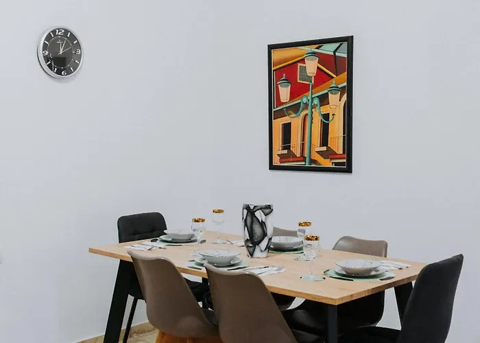 Casa Fransesco - Near Sea, City, Marina Apartment