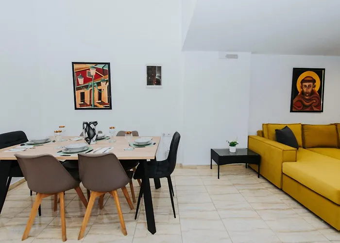 Apartment Casa Fransesco - Near Sea, City, Marina